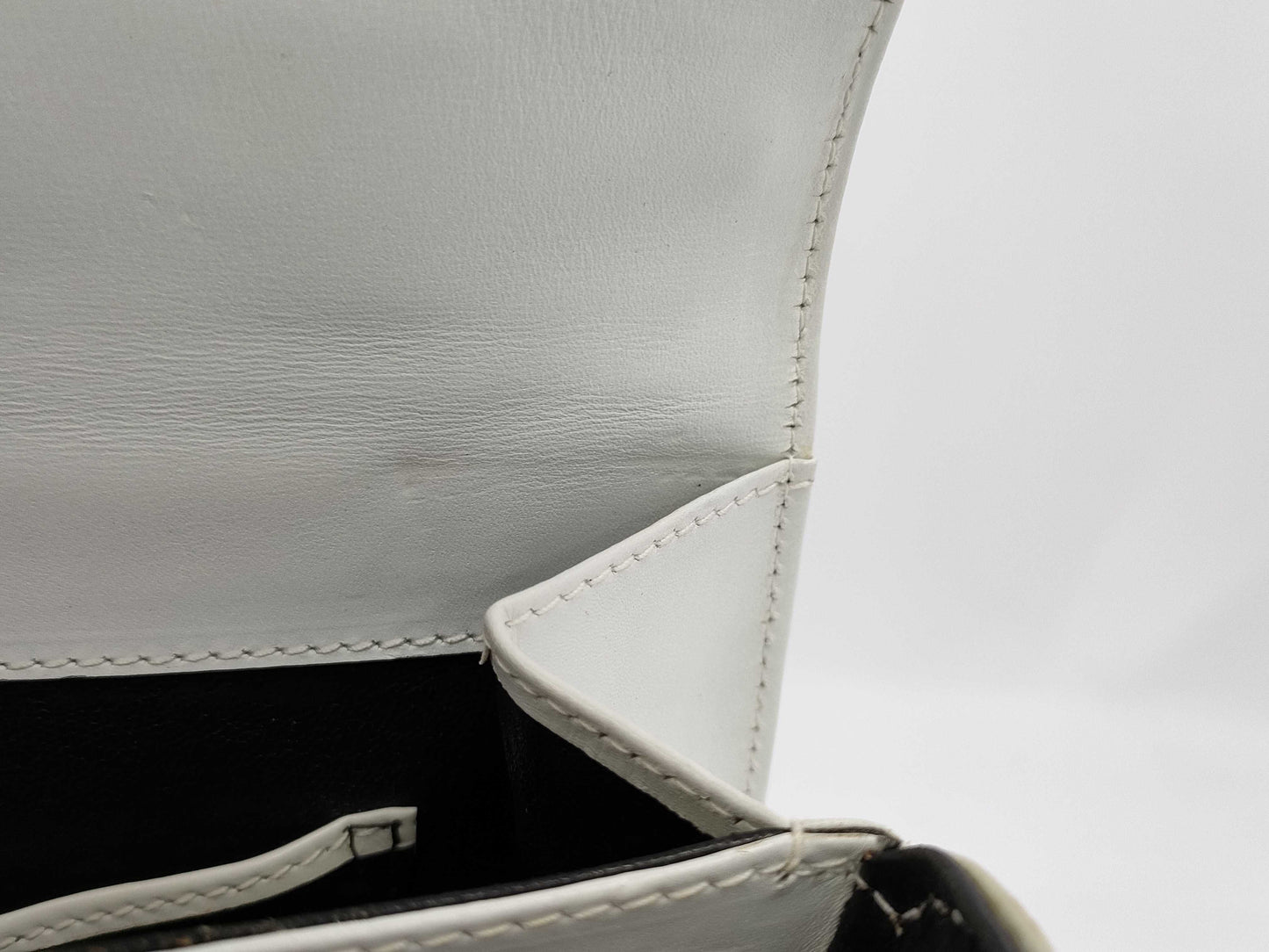 BALLY Leather Handbag