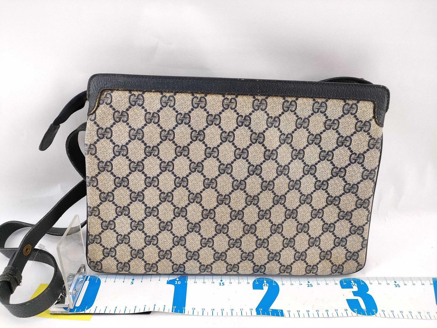 GUCCI GG Supreme Old Gucci Sherry Shoulder Bag