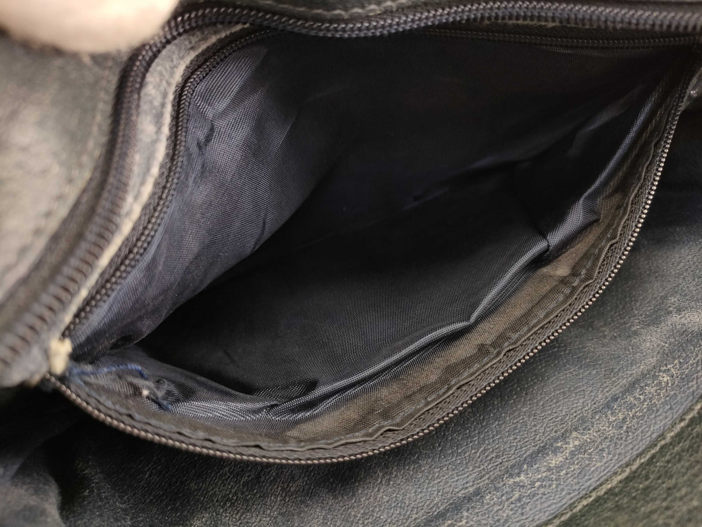 GUCCI GG Supreme Old Gucci Sherry Shoulder Bag