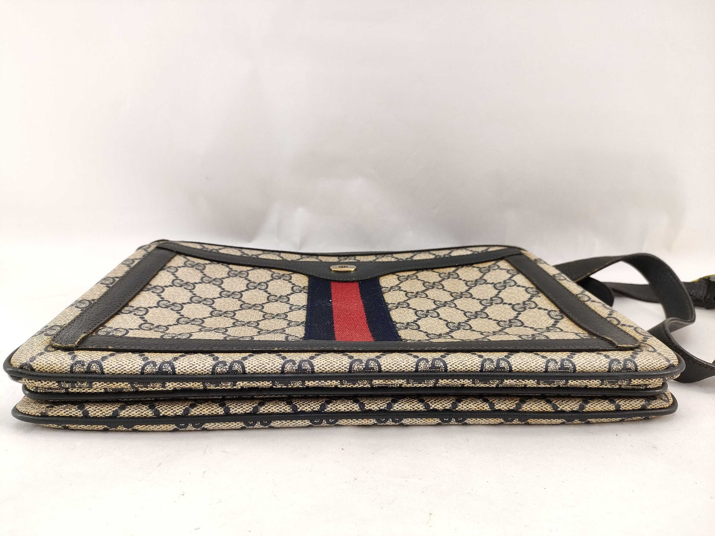 GUCCI GG Supreme Old Gucci Sherry Shoulder Bag