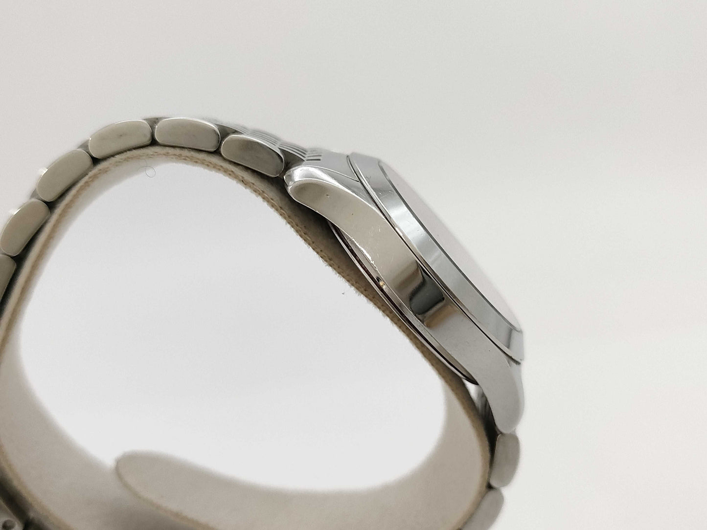 GUCCI 126.5 Shell Dial 12PD Women's Watch