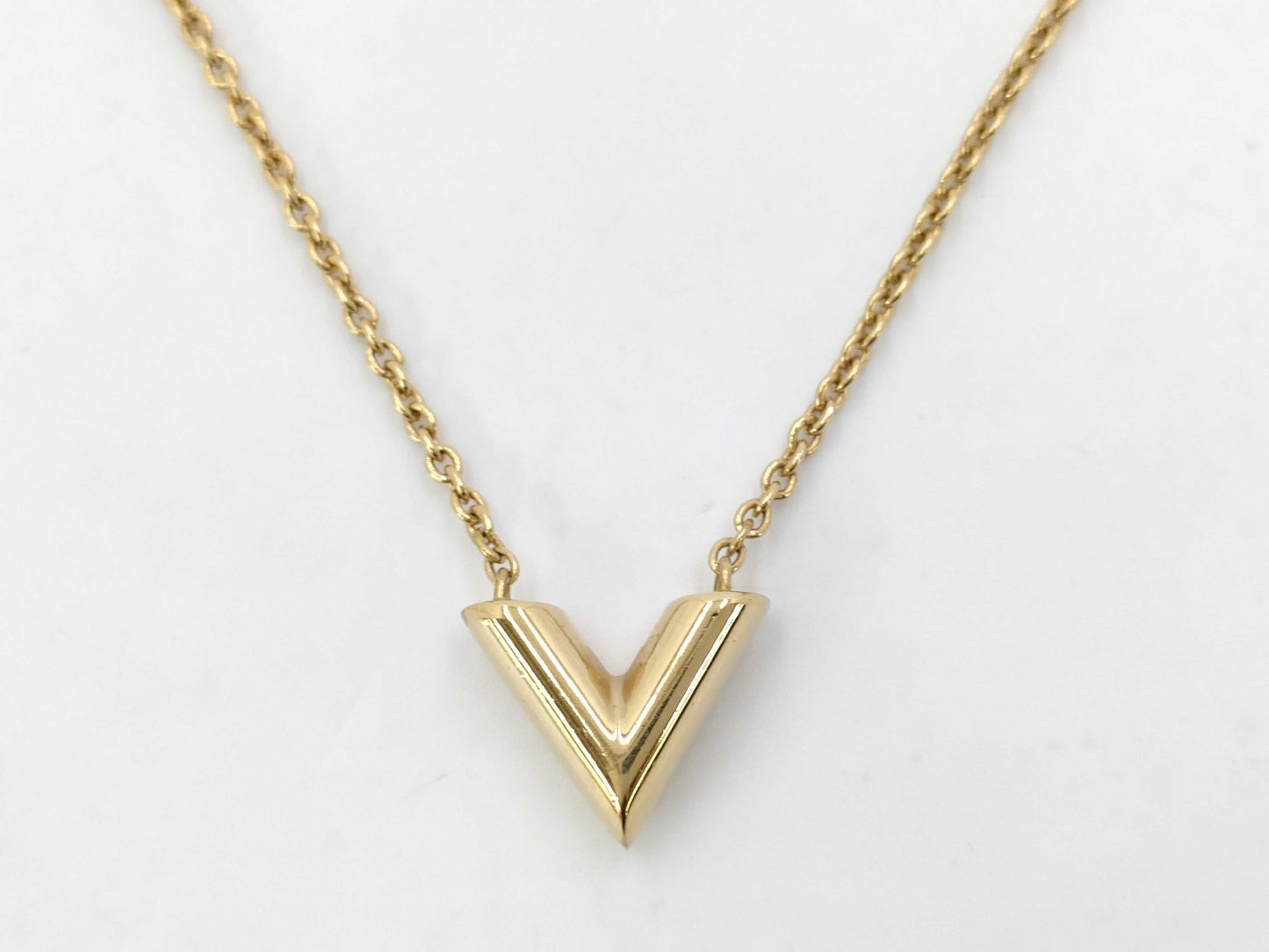 LOUIS VUITTON Essential V Necklace M61083 Necklace