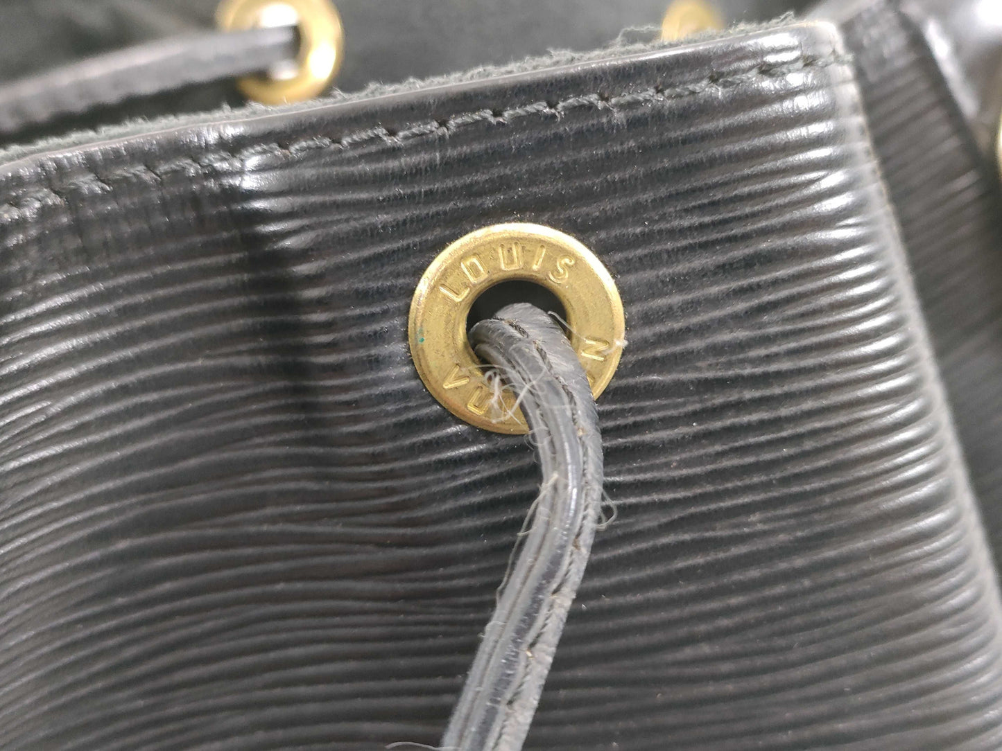 LOUIS VUITTON Unidentified Epi Noe Black Shoulder Bag