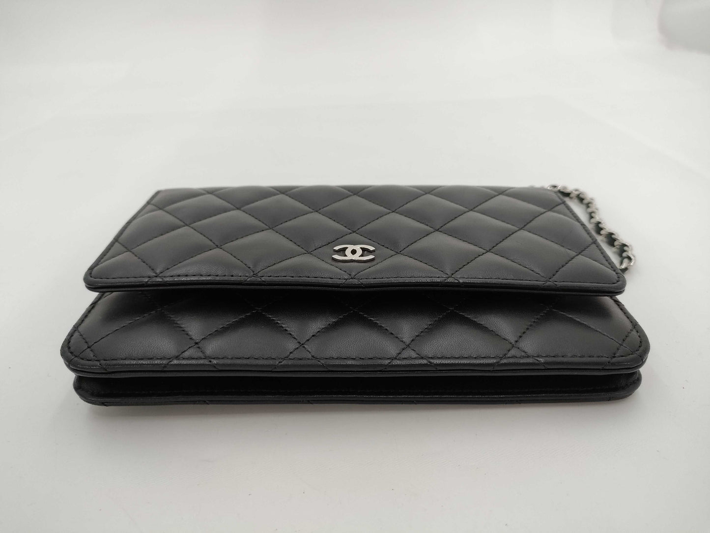 CHANEL Lambskin Chain Wallet with Silver Chain Shoulder Bag