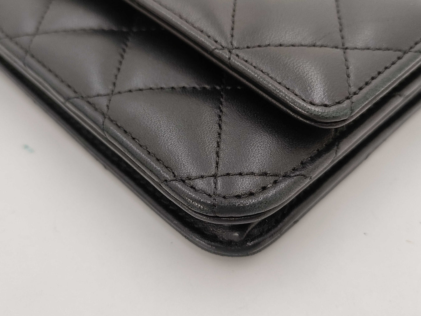 CHANEL Lambskin Chain Wallet with Silver Chain Shoulder Bag