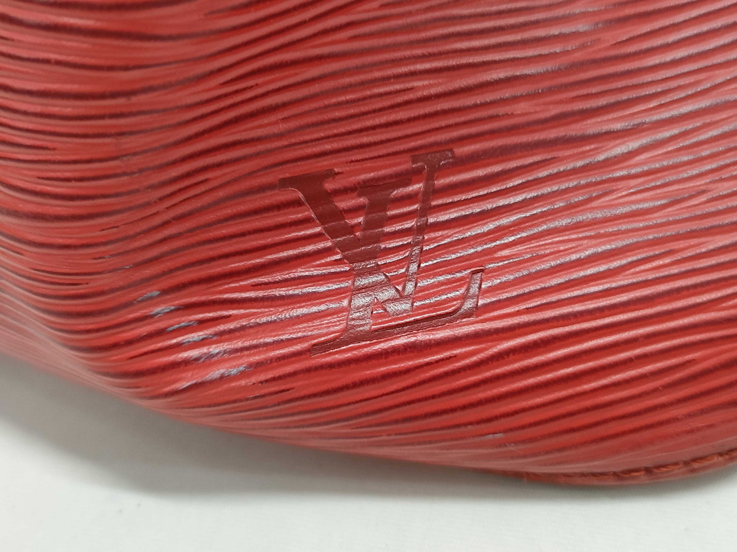 LOUIS VUITTON Epi Petit Noe Shoulder Bag