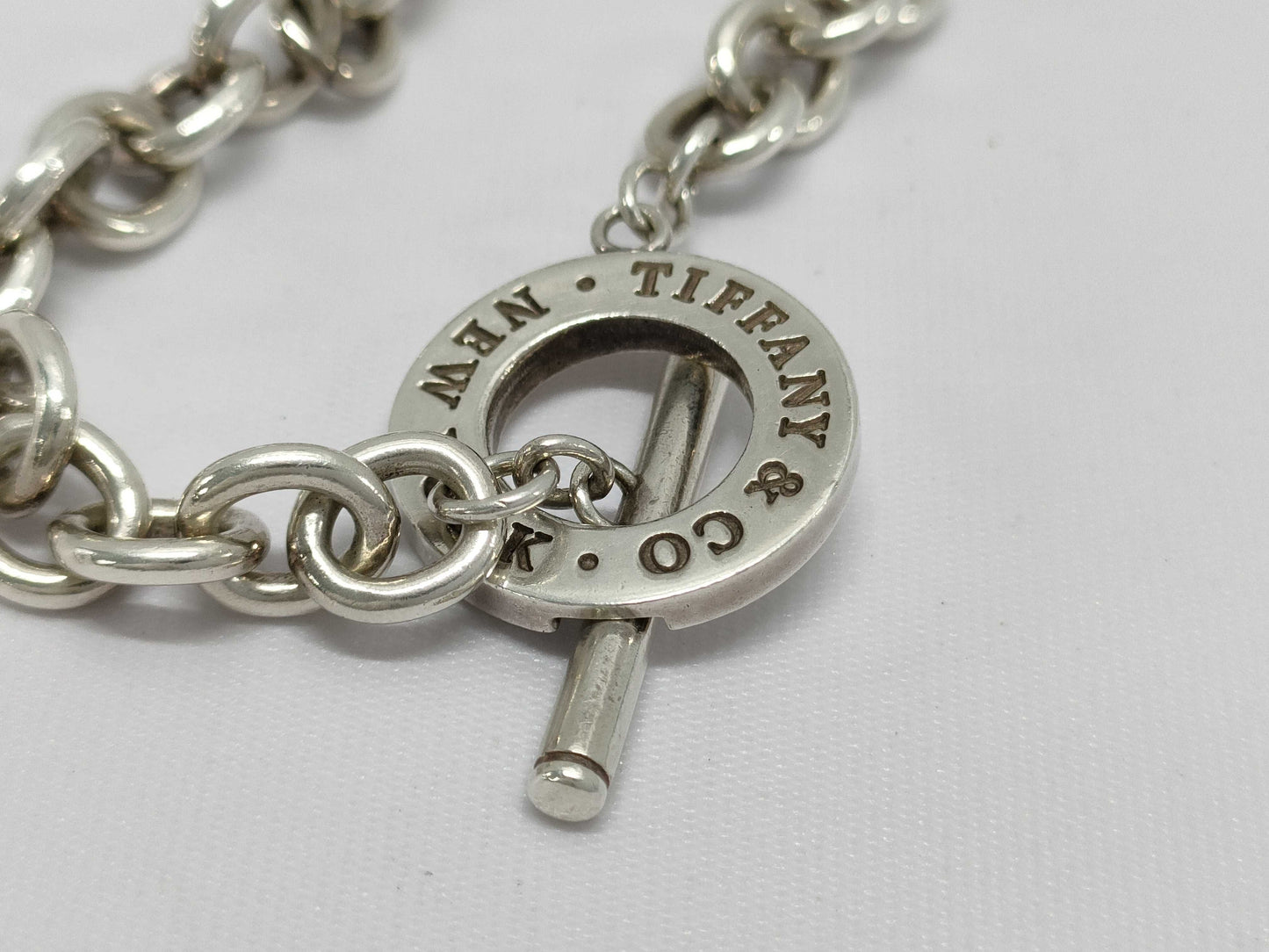 Tiffany & Co. Toggle Circle Bracelet Bracelet & Bangle