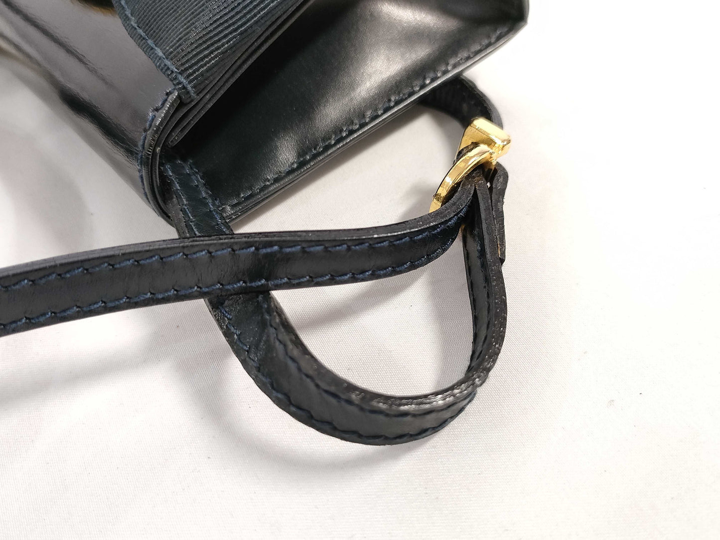 Salvatore Ferragamo Vara Shoulder Pochette Shoulder Bag