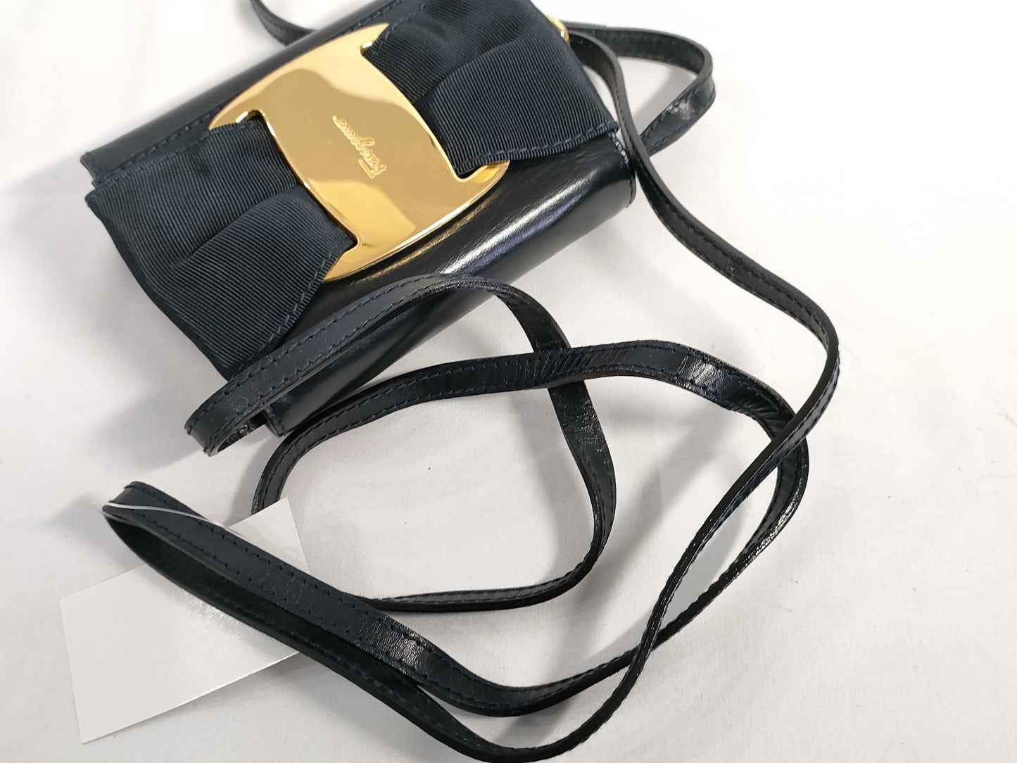 Salvatore Ferragamo Vara Shoulder Pochette Shoulder Bag