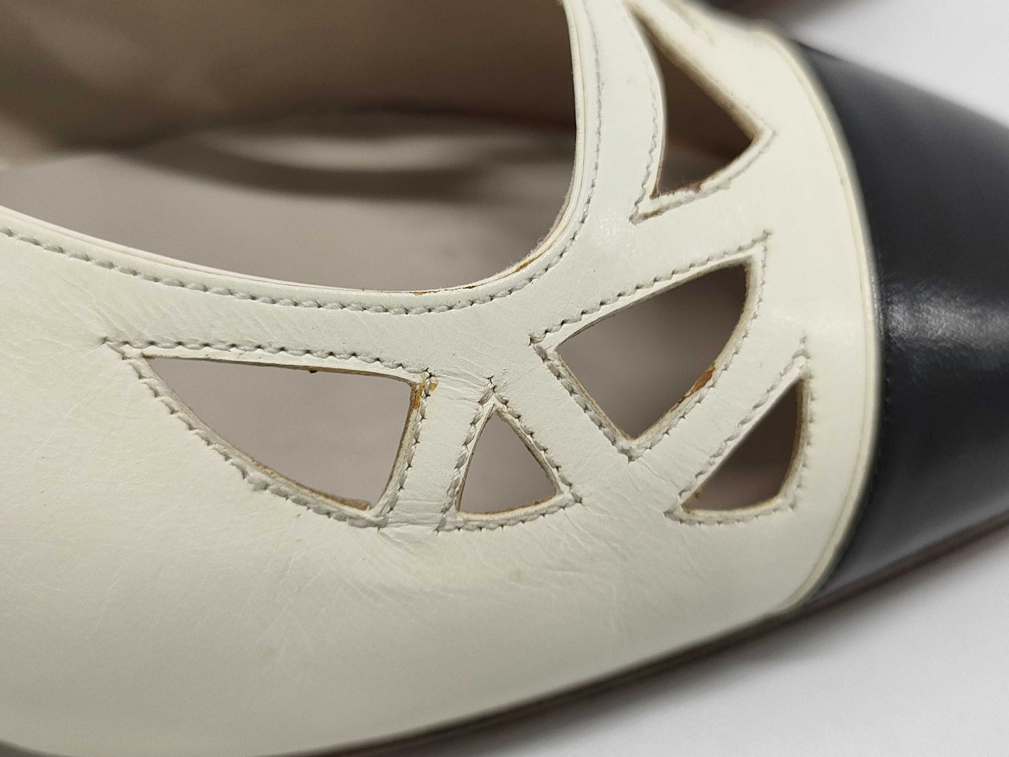 CHANEL pumps