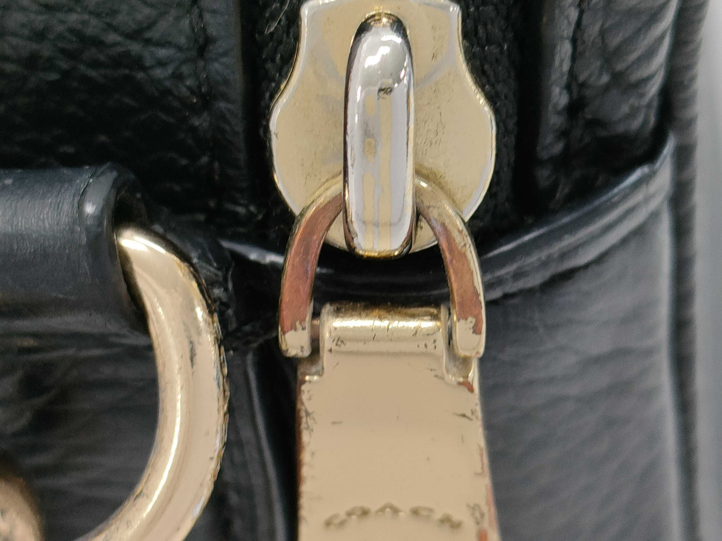 COACH F75818 Double Zipper Shoulder Bag