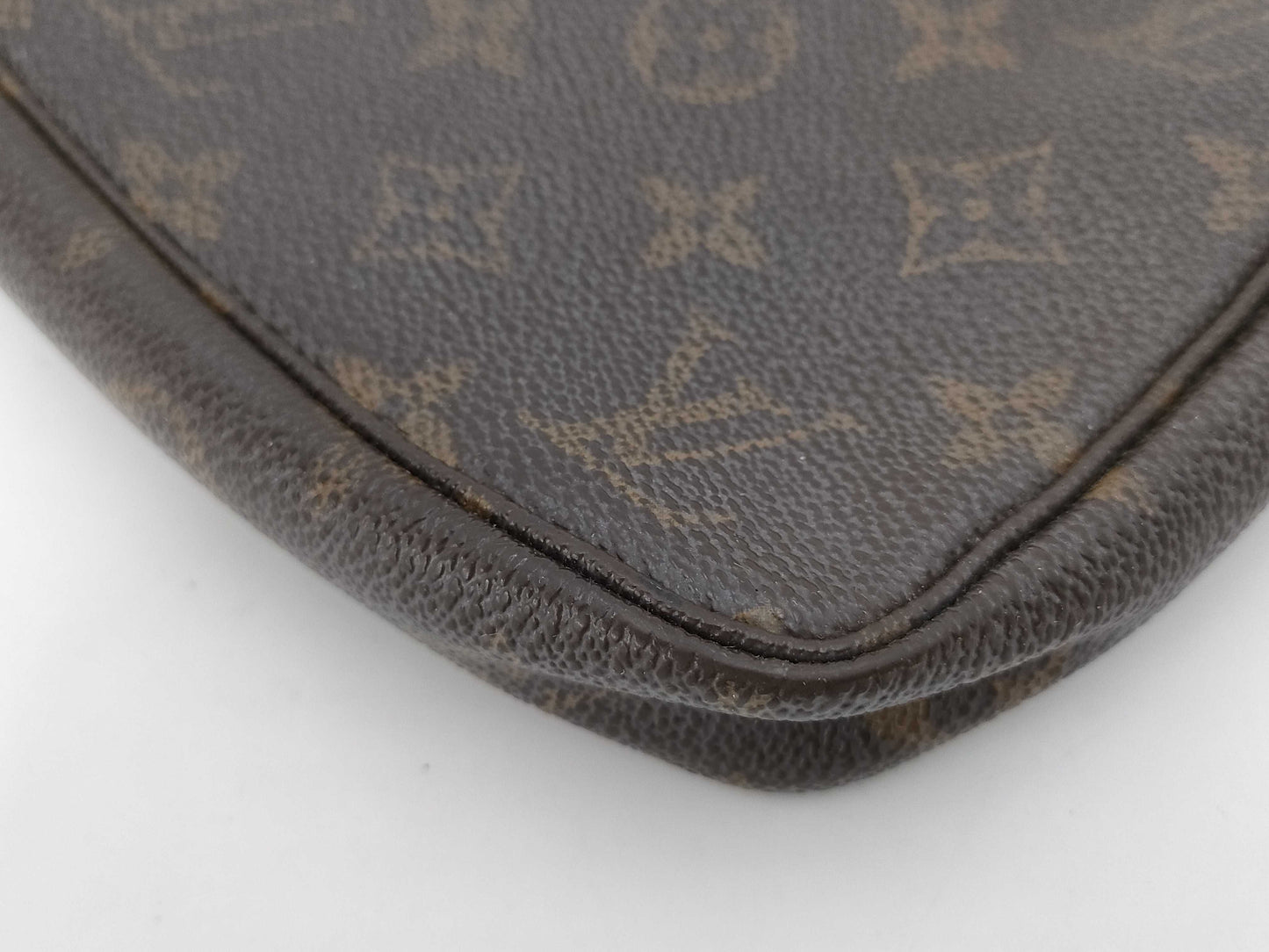 LOUIS VUITTON Monogram Pochette Accessoires ST Cut / Handbag