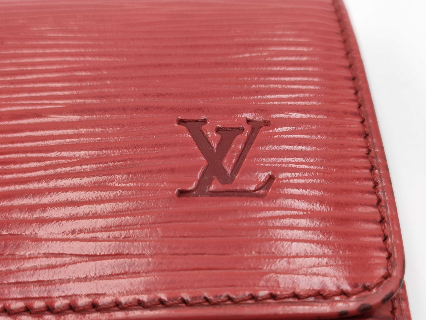 LOUIS VUITTON Epi Portefeuille International Wallet