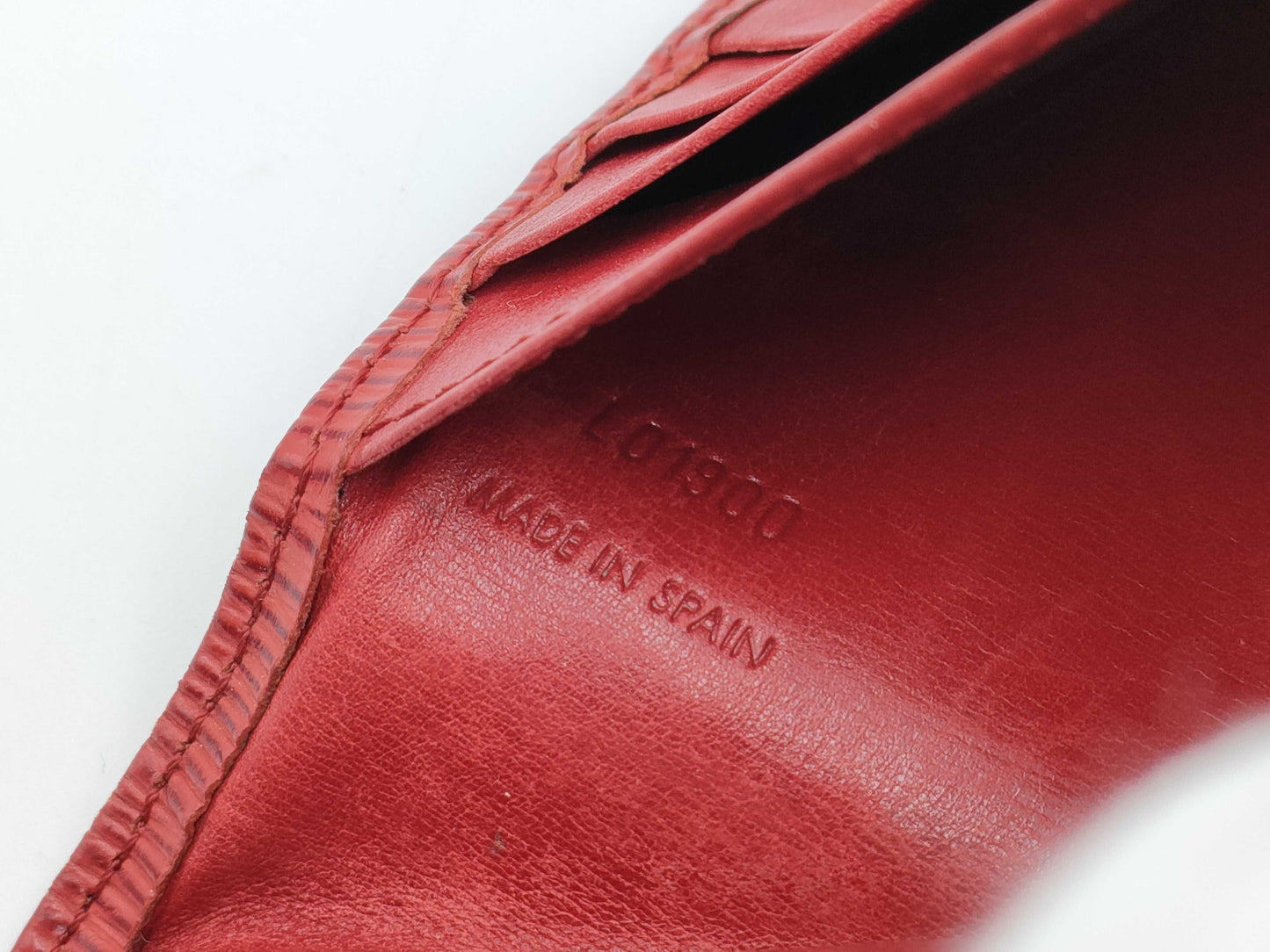 LOUIS VUITTON Epi Portefeuille International Wallet