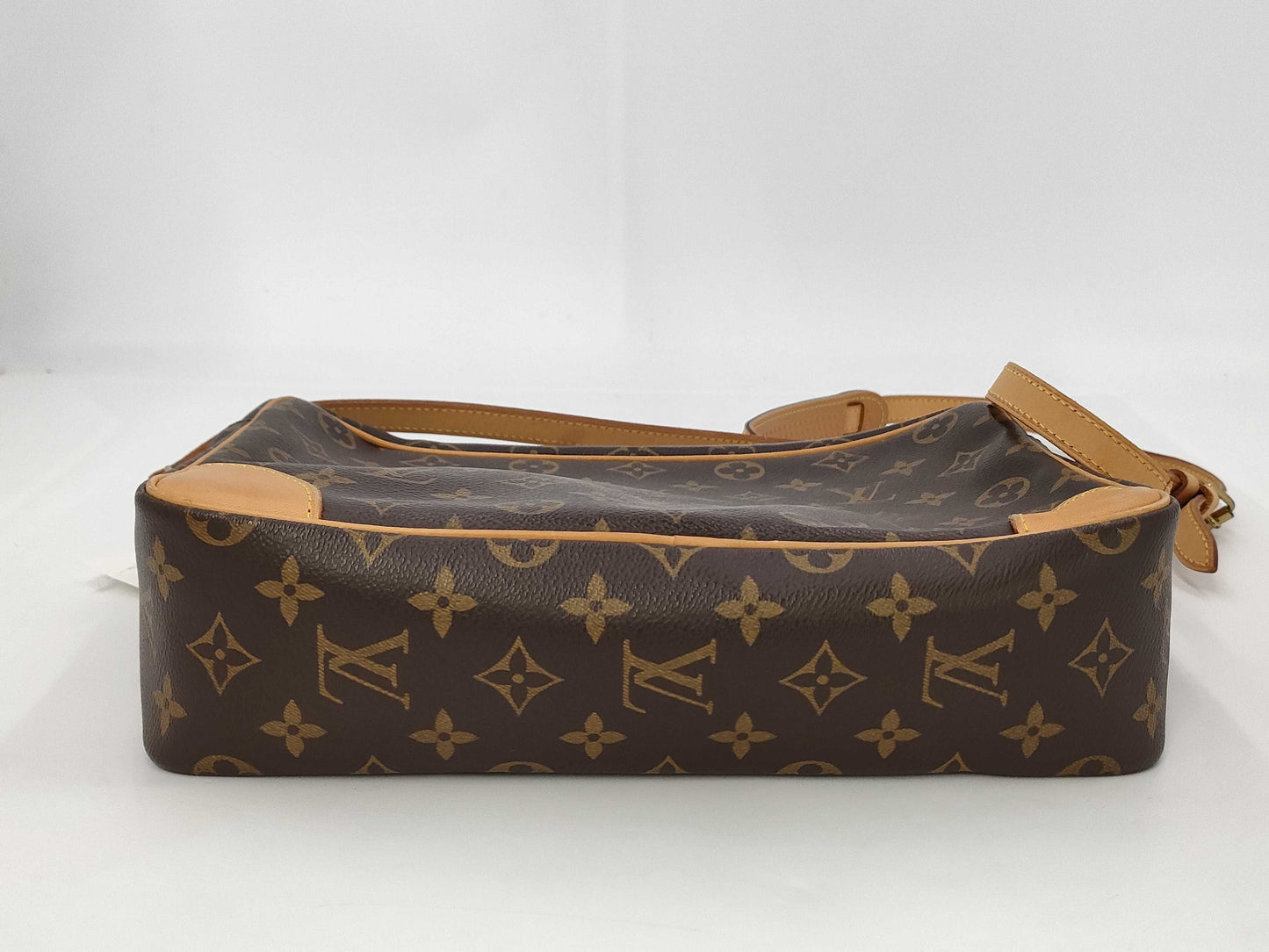 LOUIS VUITTON Monogram Trocadero 30 Shoulder Bag