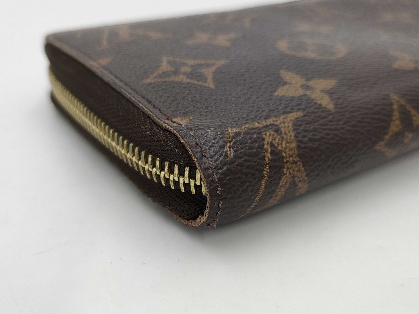 LOUIS VUITTON Monogram Zippy Wallet