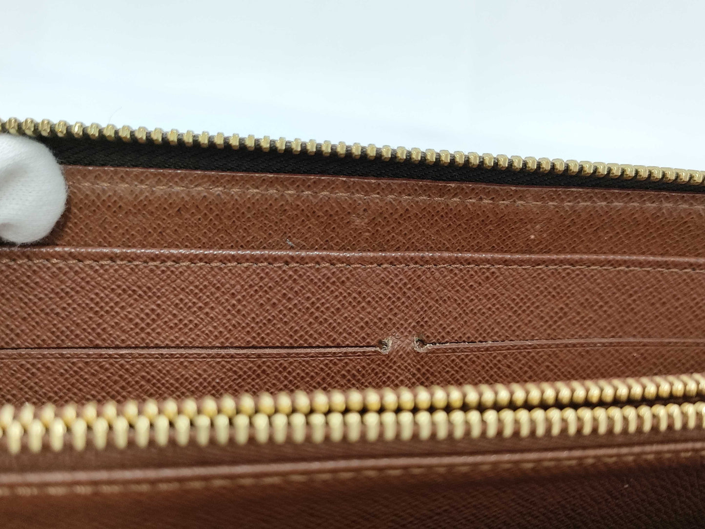 LOUIS VUITTON Monogram Zippy Wallet