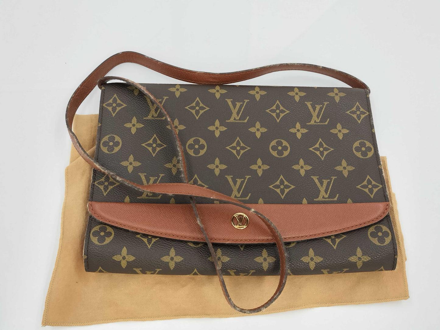 LOUIS VUITTON Monogram Shoulder Bag