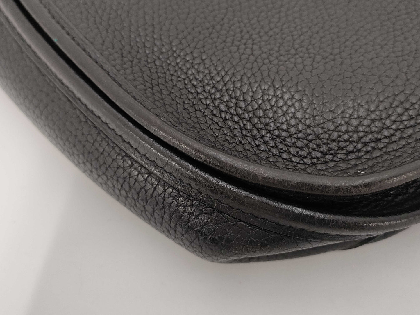 HERMES Evelyn II J engraved shoulder bag