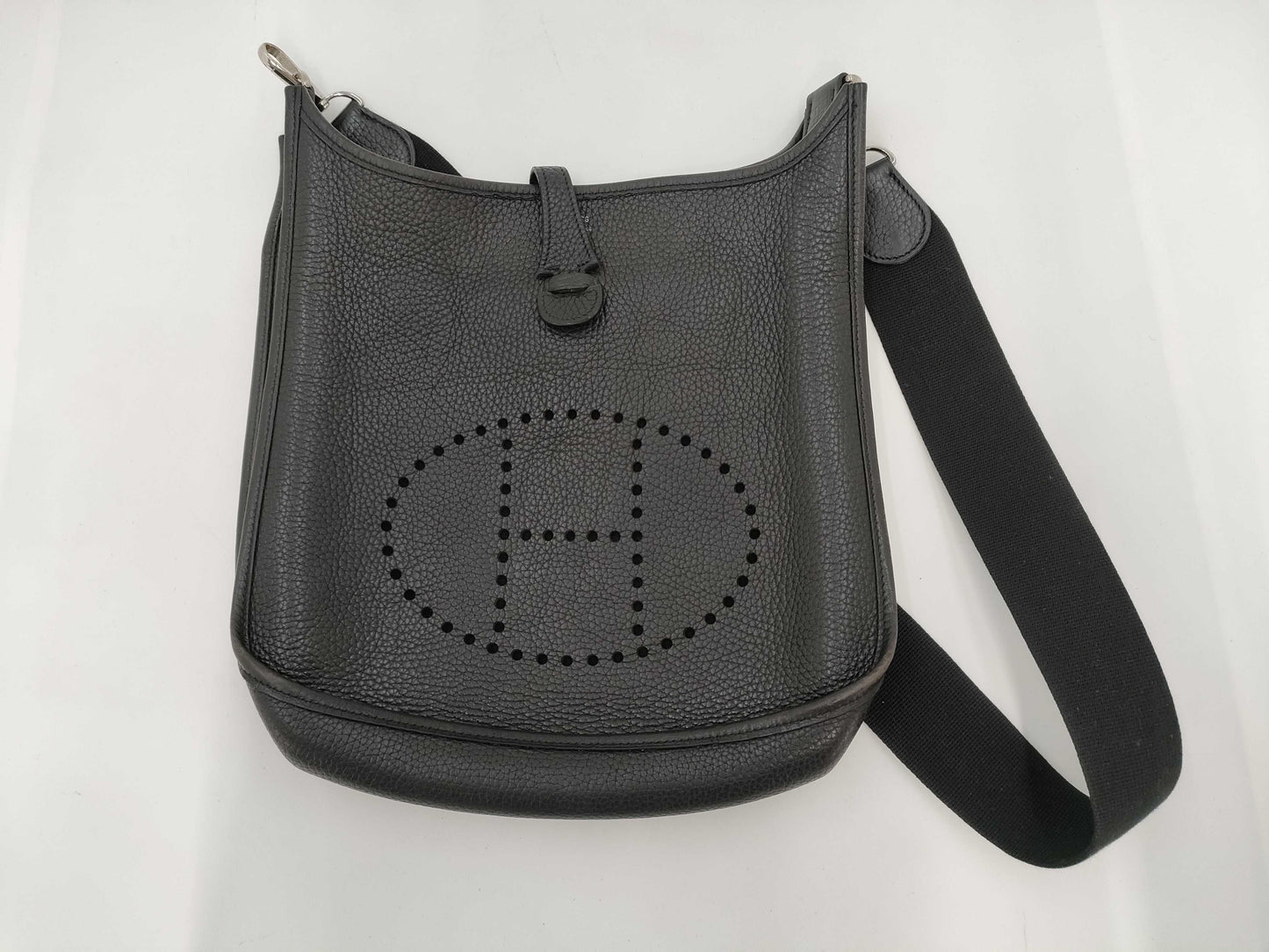 HERMES Evelyn II J engraved shoulder bag