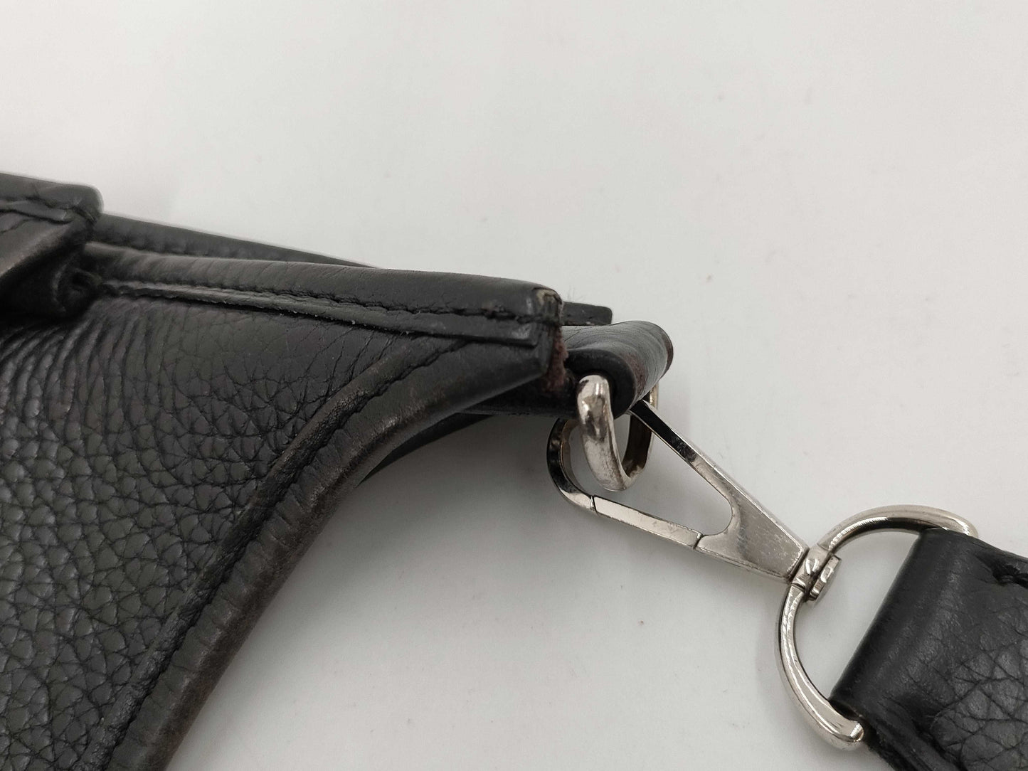 HERMES Evelyn II J engraved shoulder bag