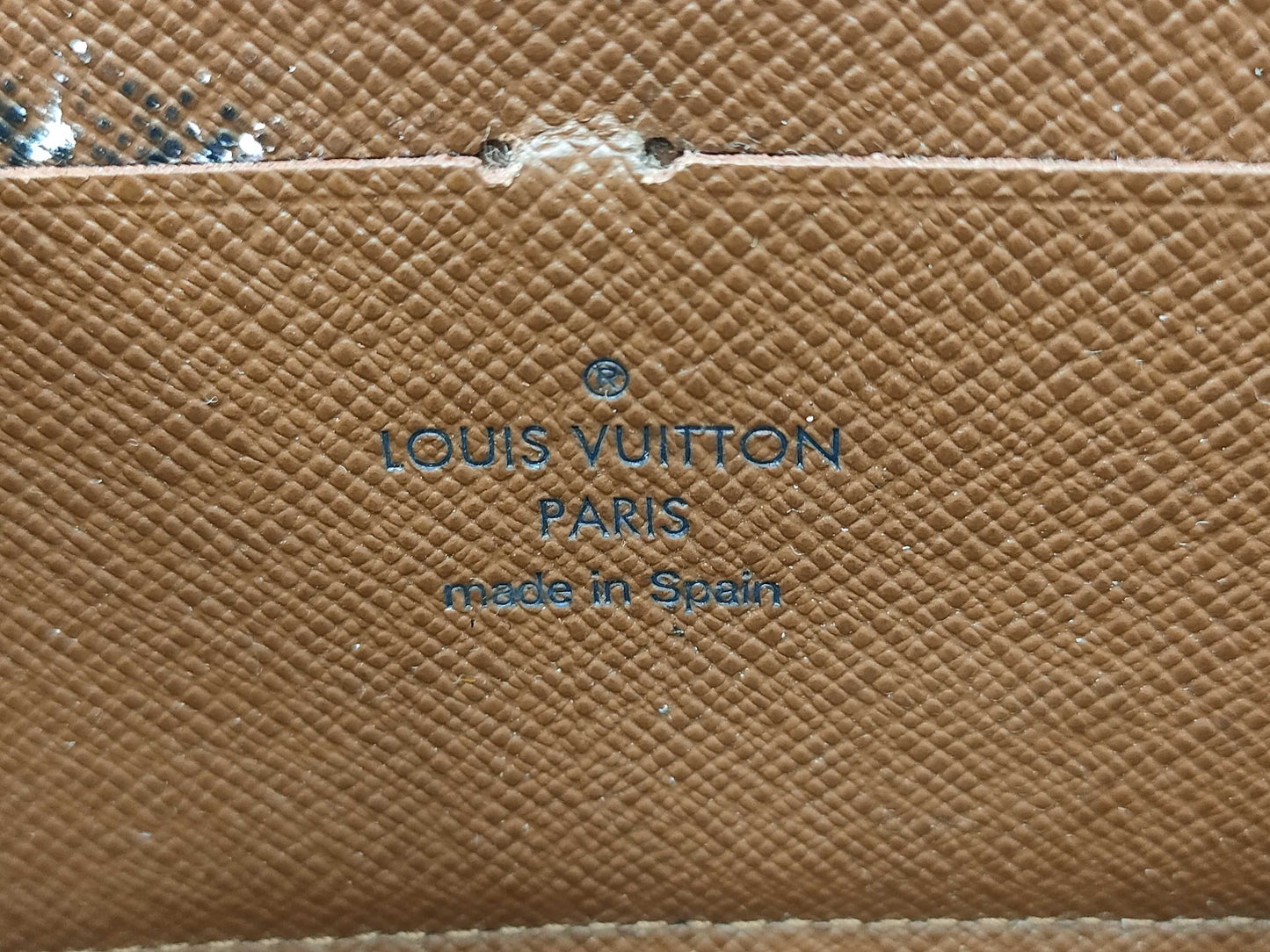 LOUIS VUITTON Monogram Zippy Wallet