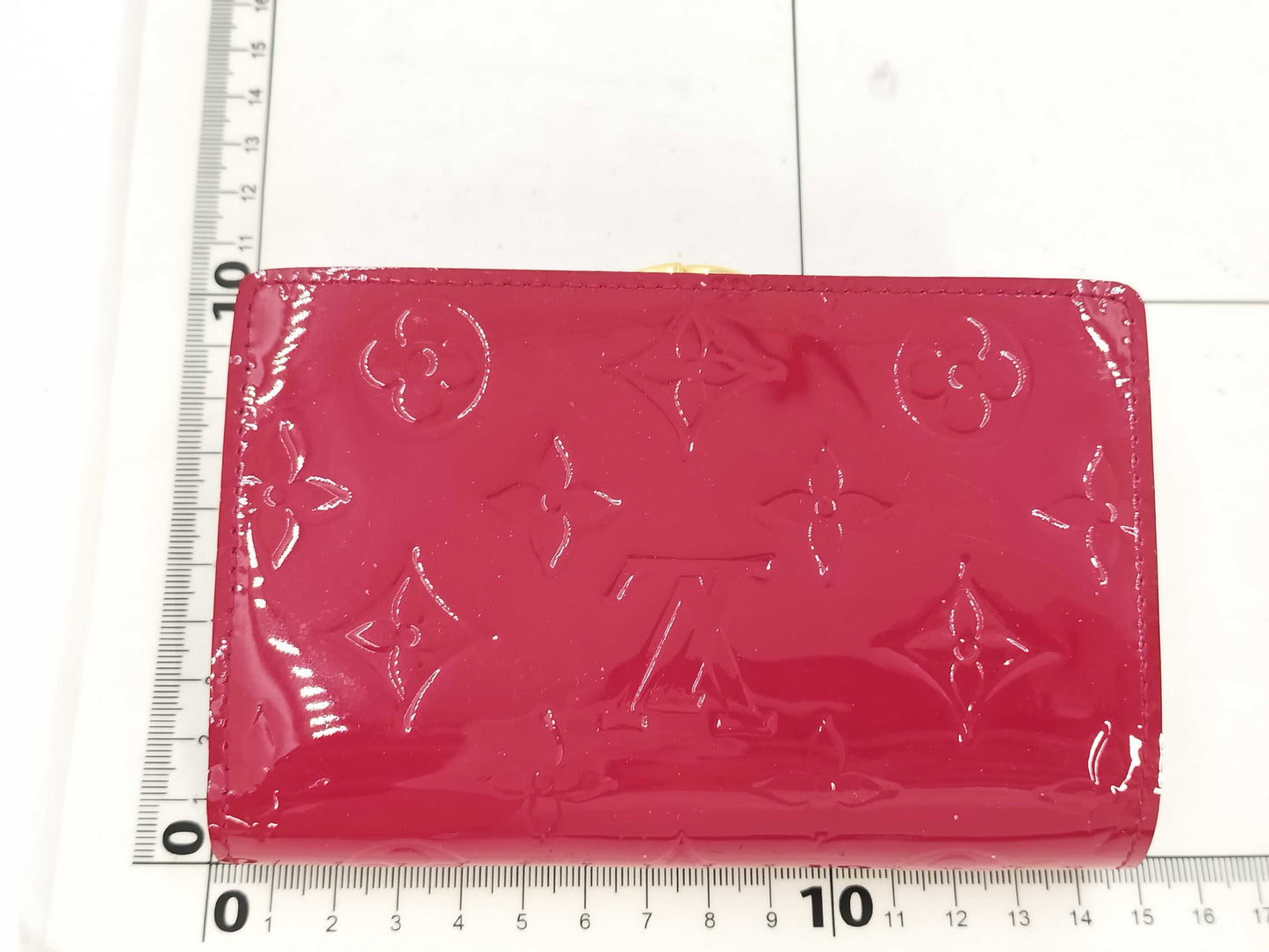 LOUIS VUITTON Vernis Portefeuille Viennois Initial Wallet
