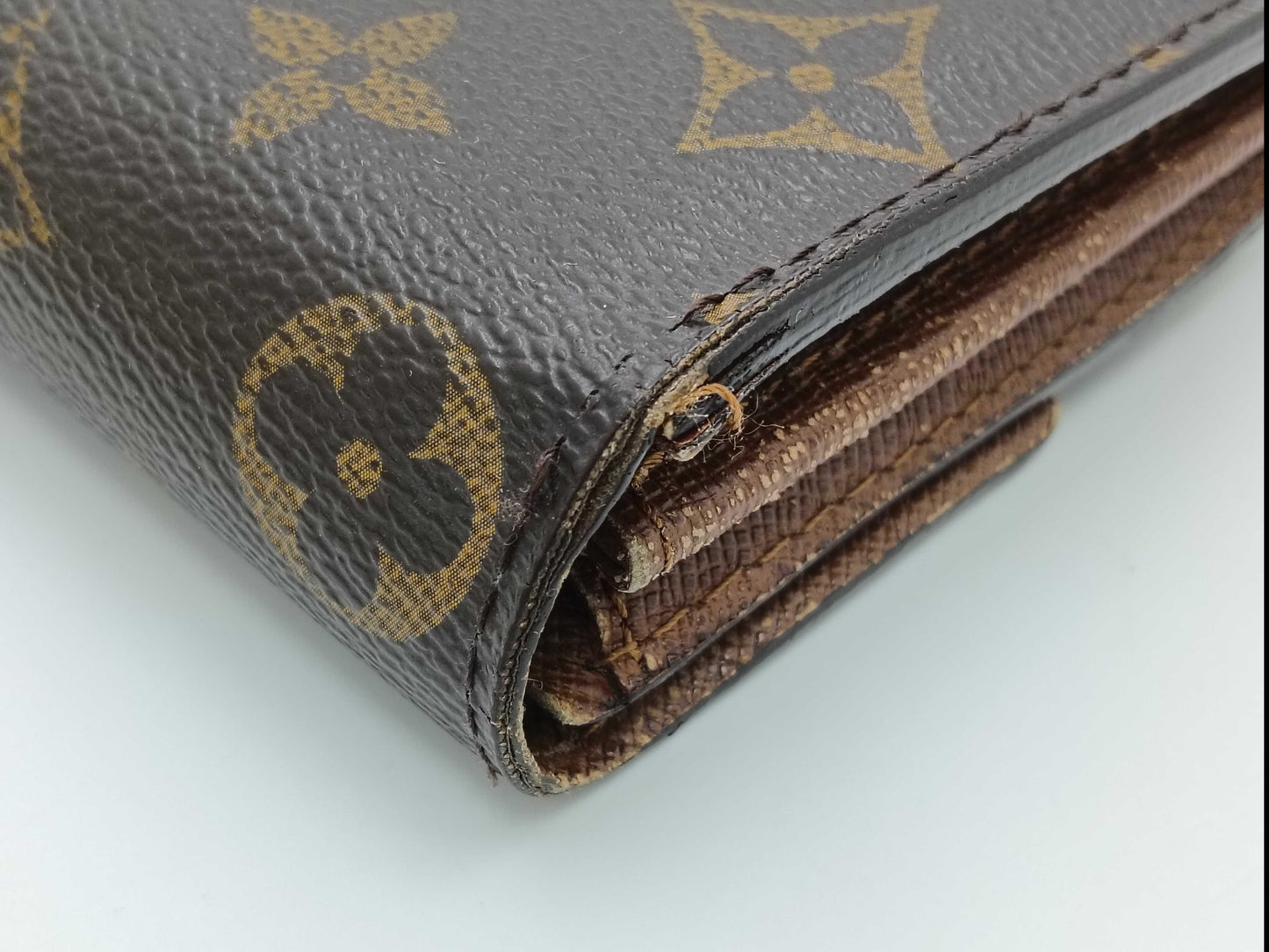 LOUIS VUITTON Monogram Portefeuille Sarah Wallet