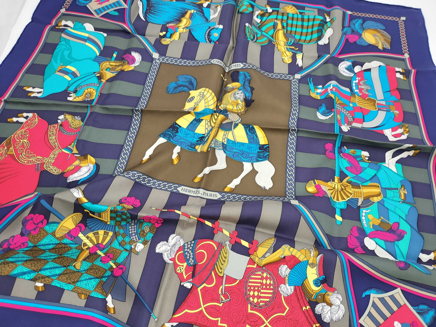 HERMES Carré Clash of Feathers Scarf