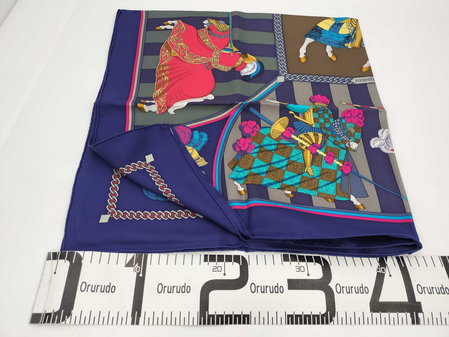 HERMES Carré Clash of Feathers Scarf