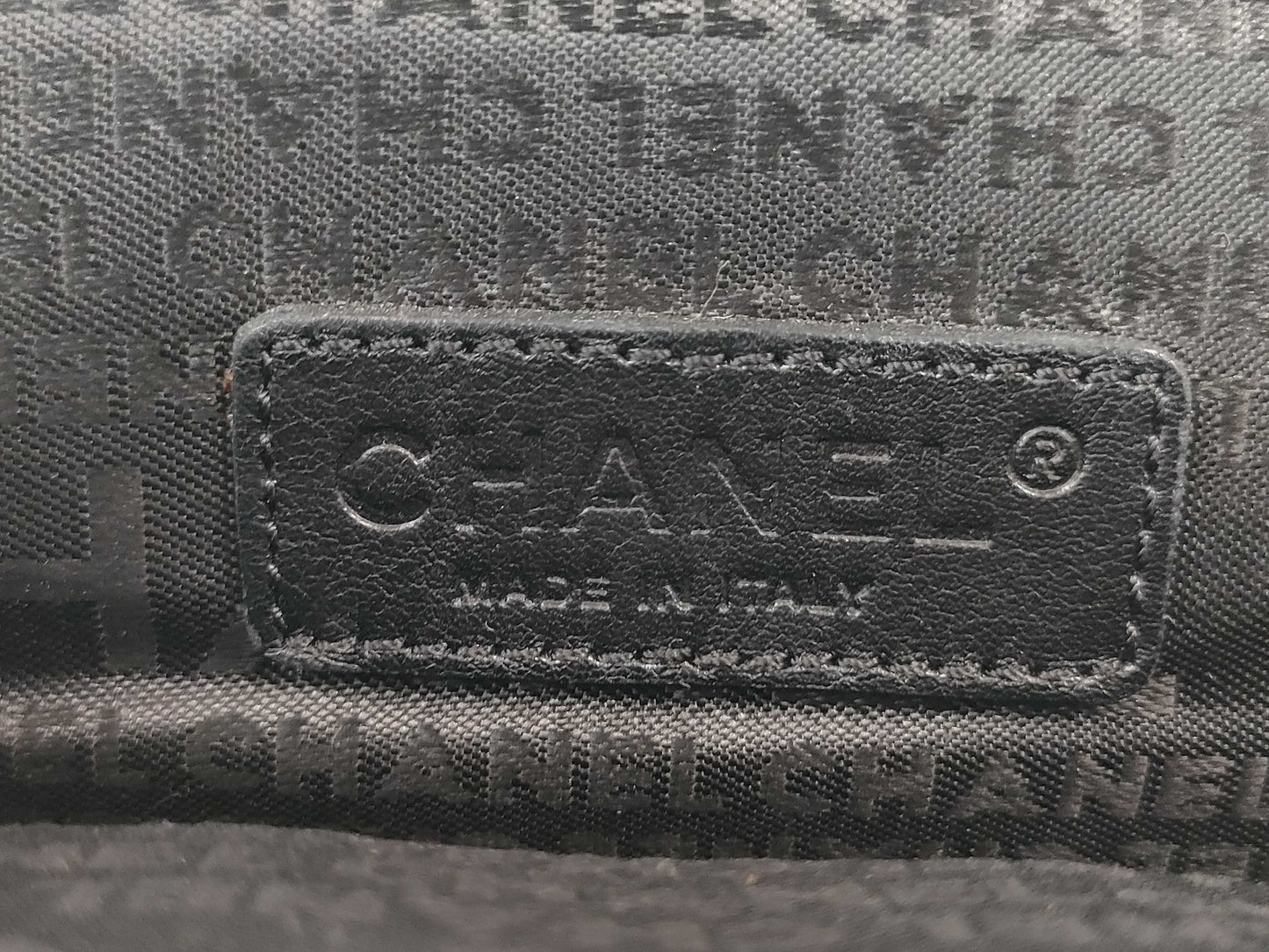 CHANEL Clasp Chain Camellia Handbag