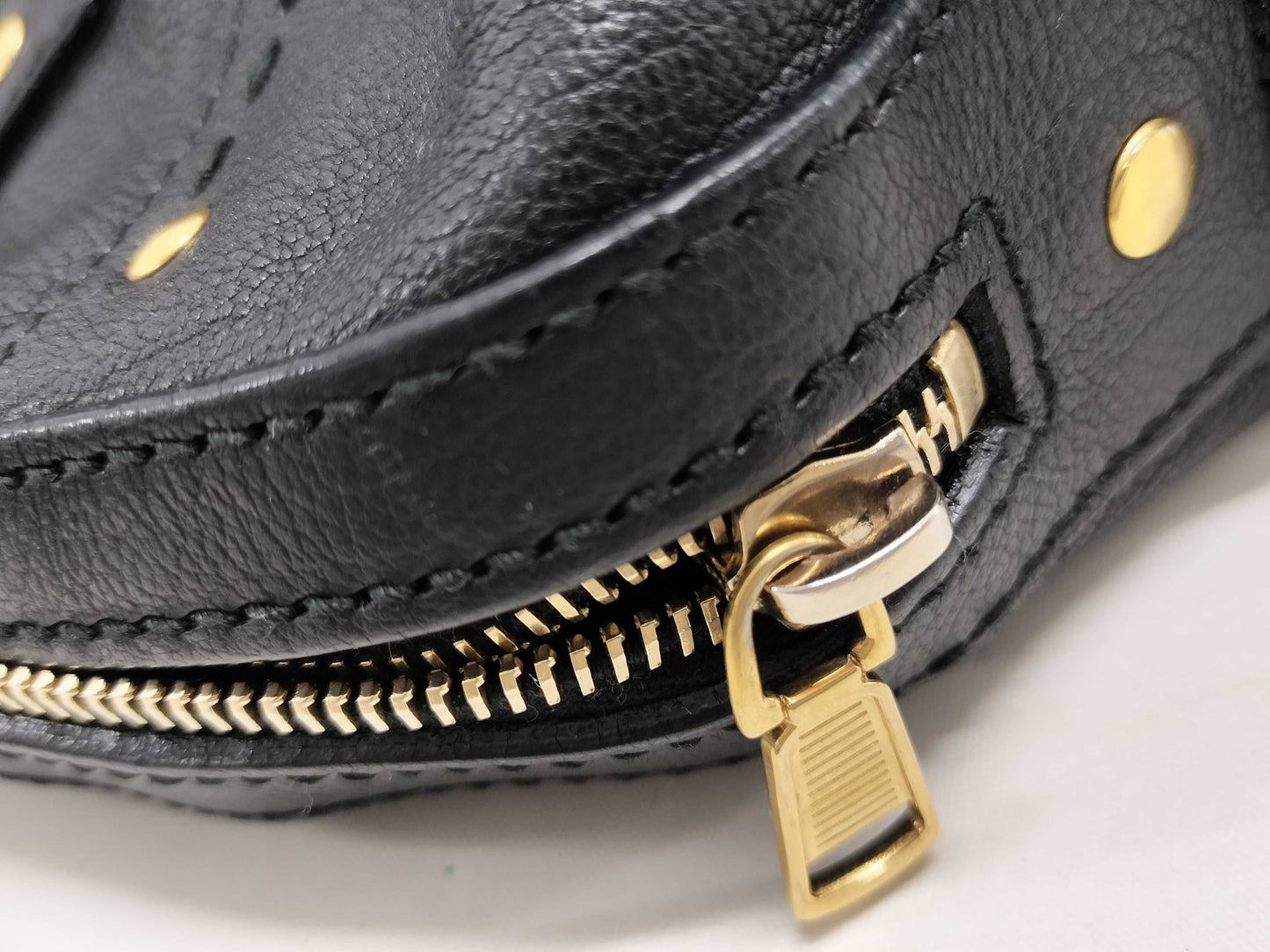 Yves Saint Laurent Muse Handbag 156464 Handbag