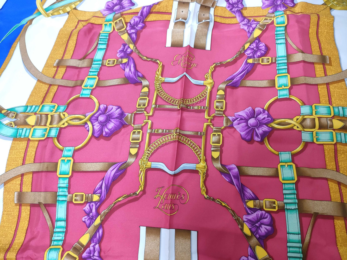 HERMES Carre 90 Scarf