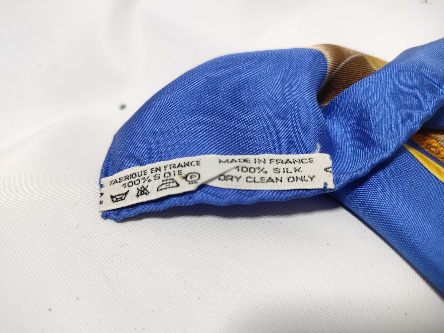 HERMES Carre 90 Scarf