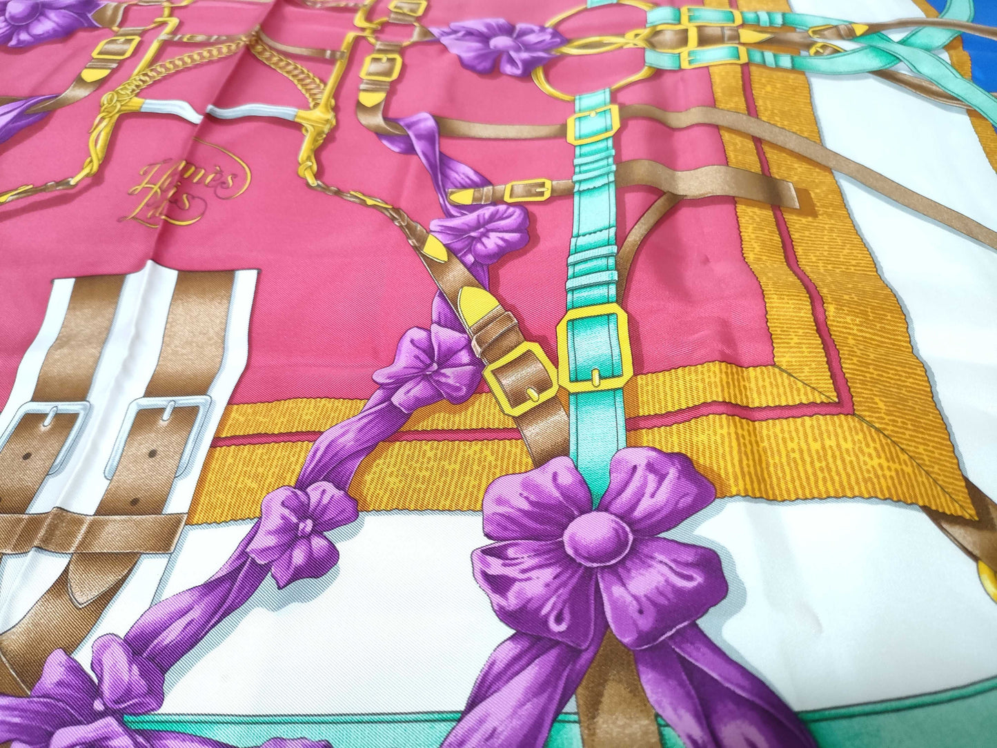 HERMES Carre 90 Scarf