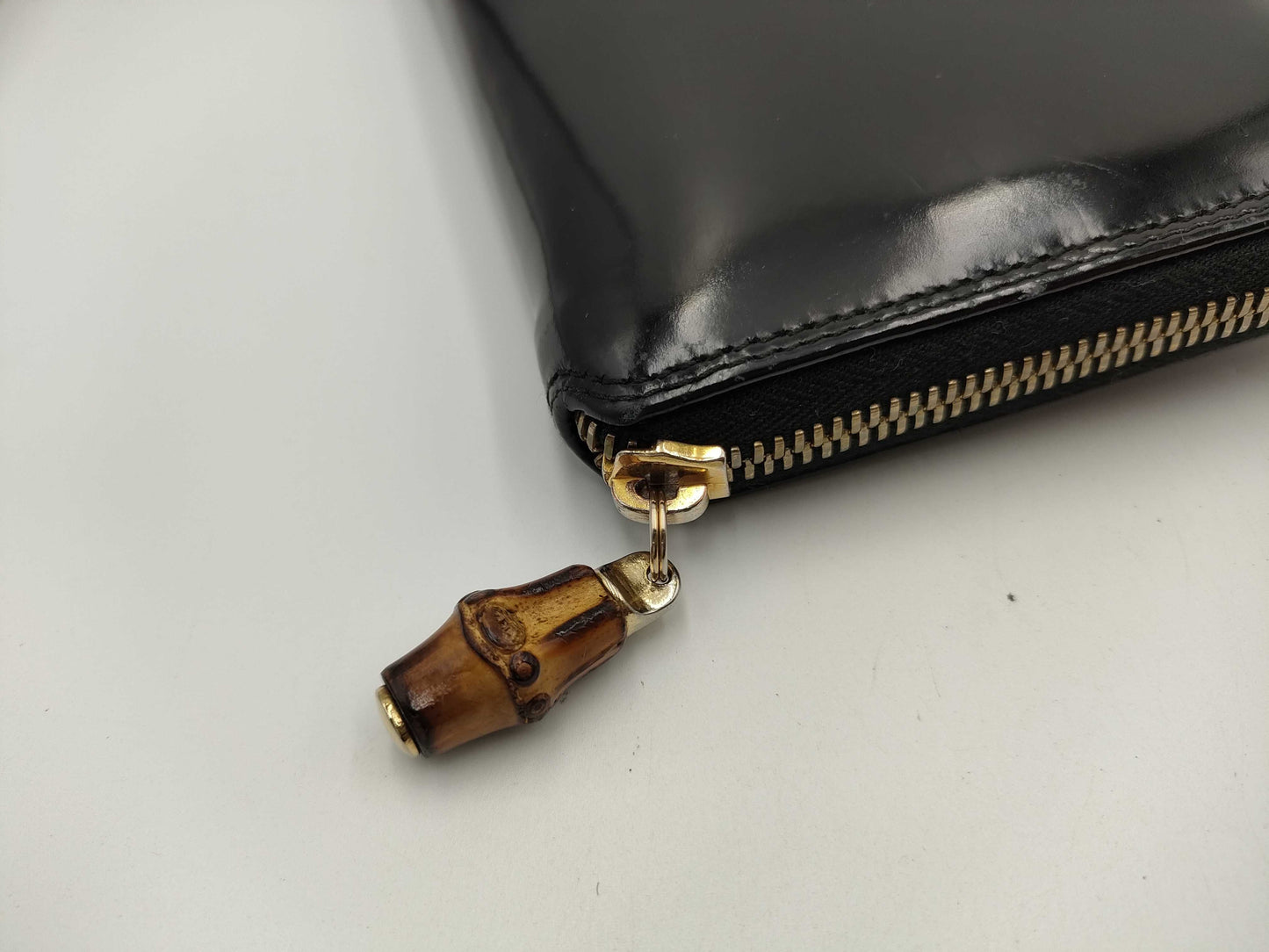GUCCI Bamboo Round Enamel Wallet