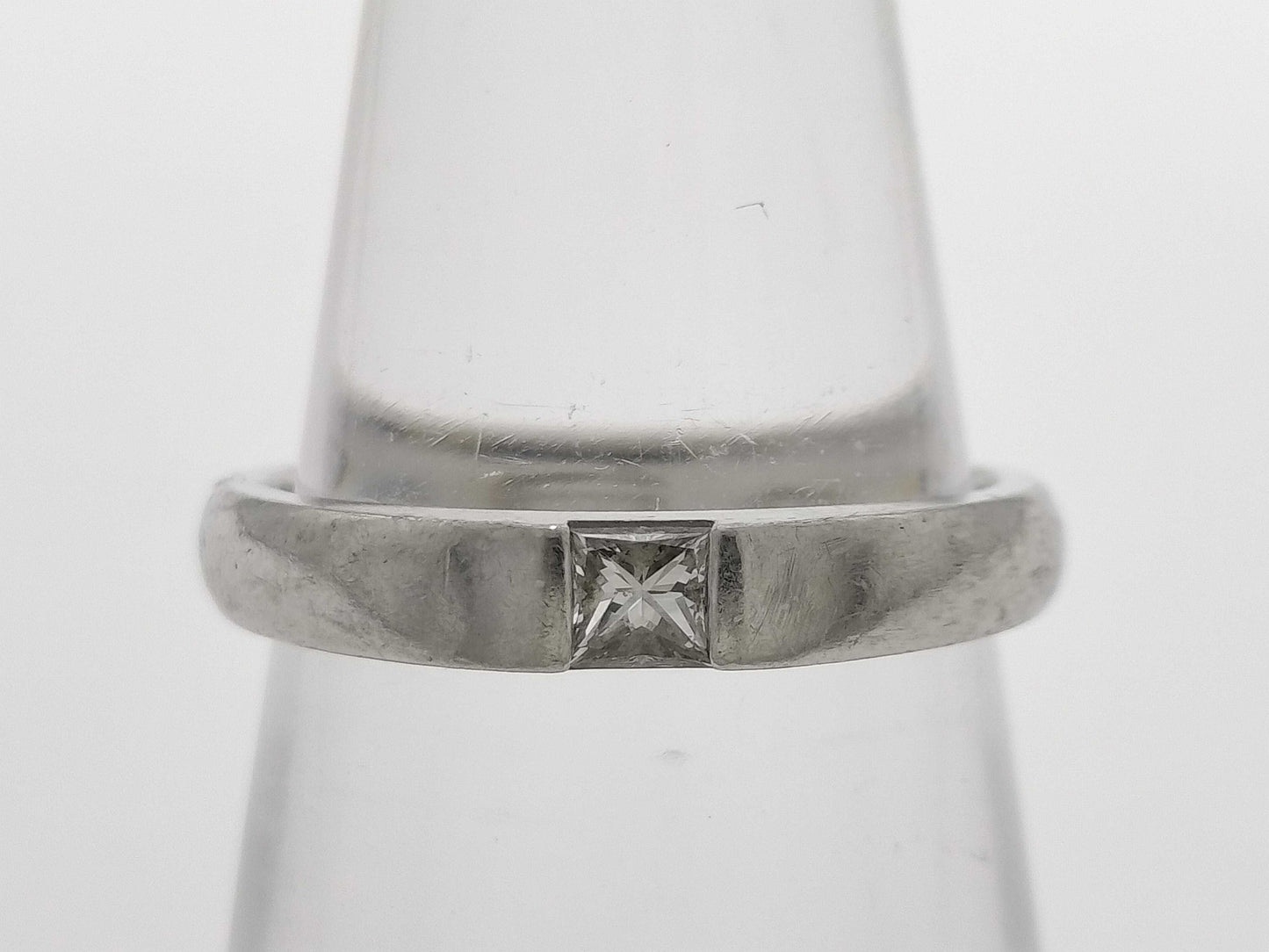 Diamond PT950 4.9g Ring