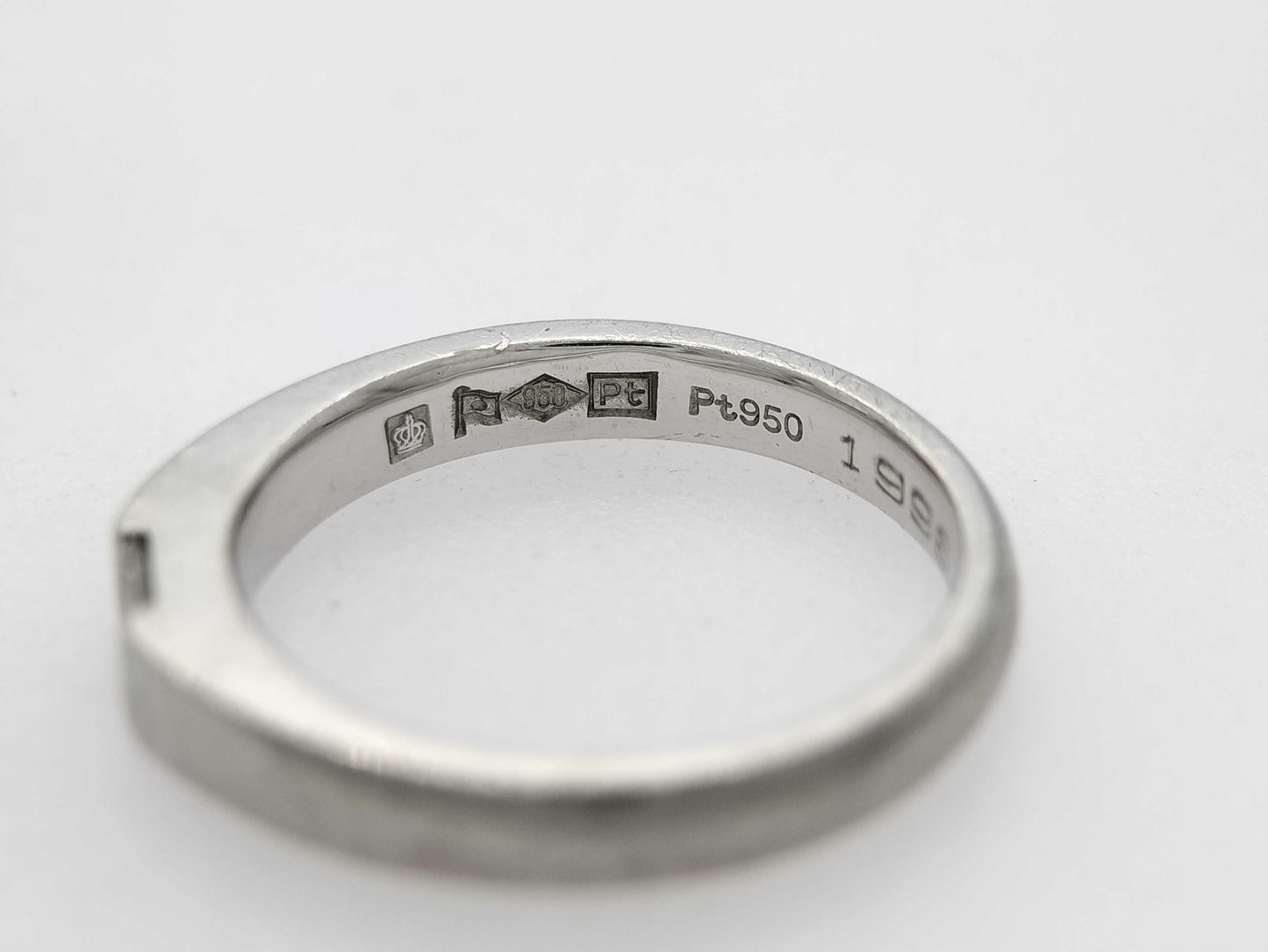 Diamond PT950 4.9g Ring