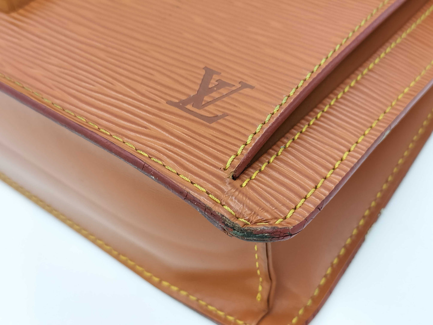 LOUIS VUITTON Epi Serie Dragonne Second Bag