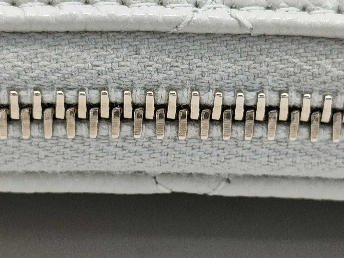 CHANEL Caviar Skin Shoulder Clutch White Shoulder Bag