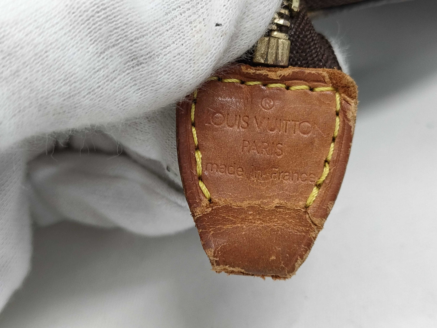 LOUIS VUITTON Monogram M40712 Pochette Accessoires Torn Handbag