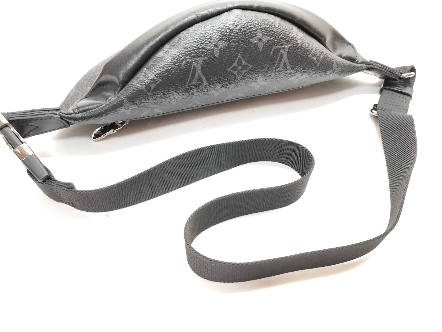 LOUIS VUITTON Monogram M46035 Discovery Bumbag Waist Bag