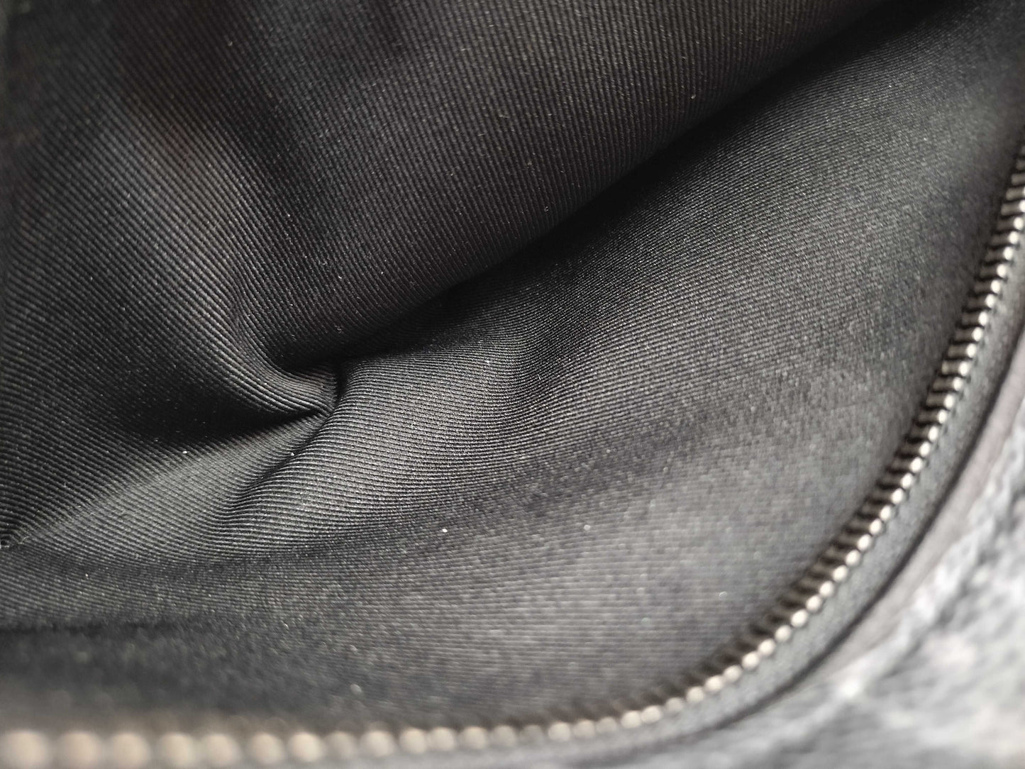 LOUIS VUITTON Monogram M46035 Discovery Bumbag Waist Bag