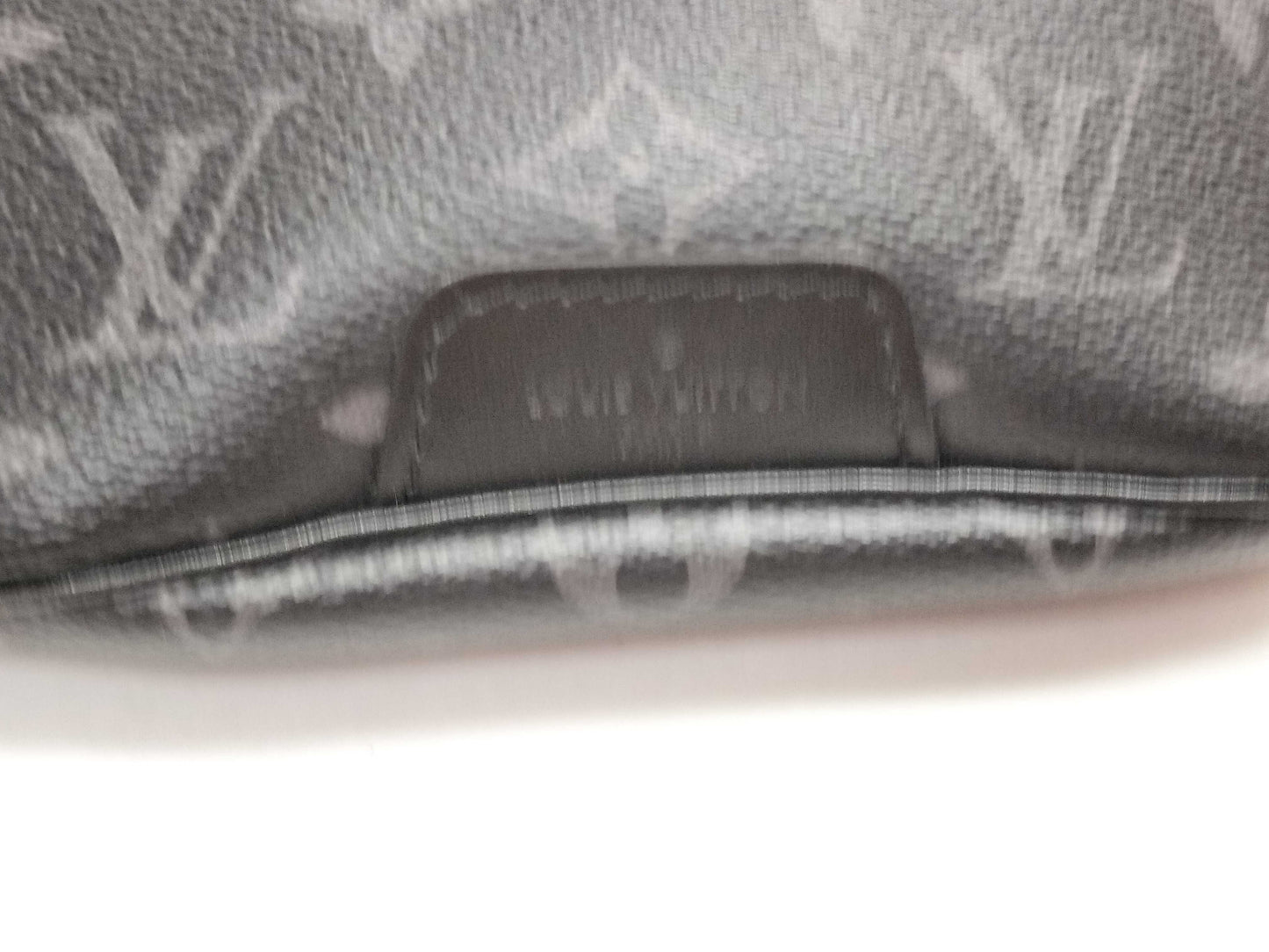 LOUIS VUITTON Monogram M46035 Discovery Bumbag Waist Bag