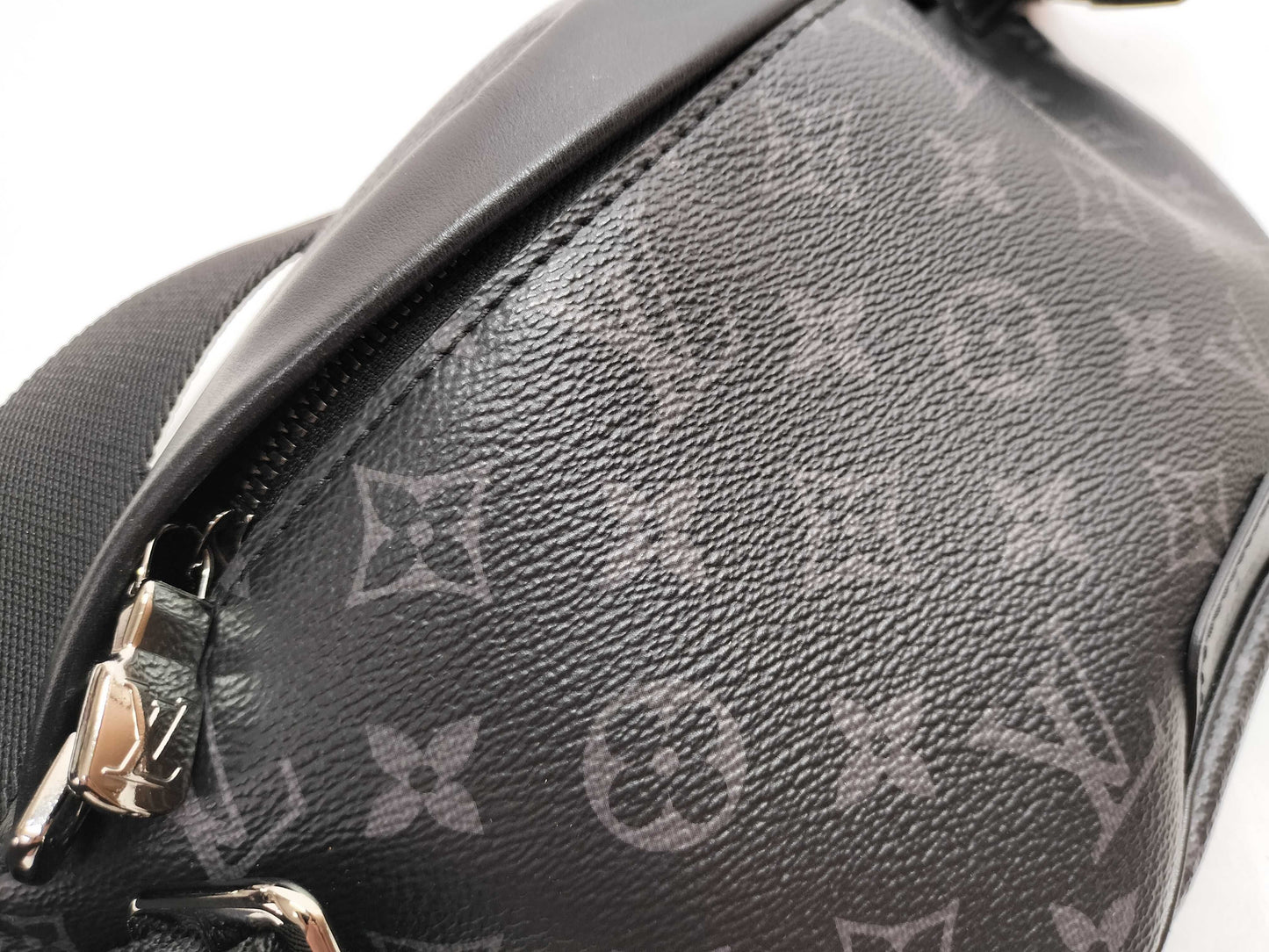 LOUIS VUITTON Monogram M46035 Discovery Bumbag Waist Bag