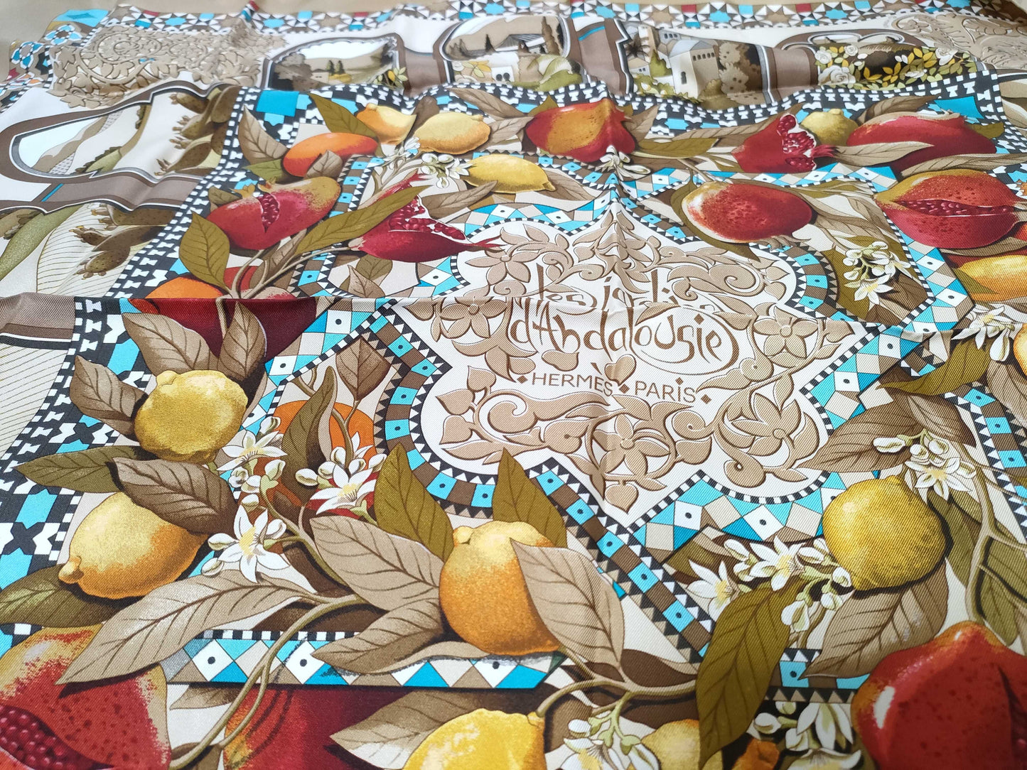 HERMES Carre a. honore scarf