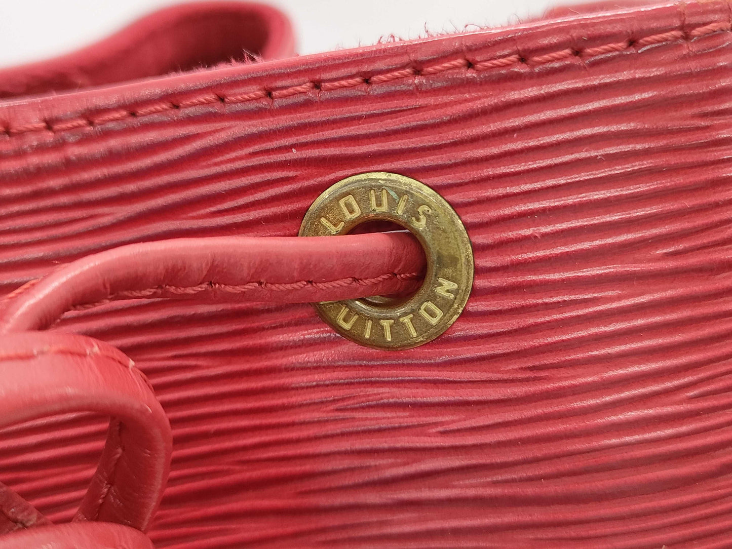 LOUIS VUITTON Epi Noe Shoulder Bag