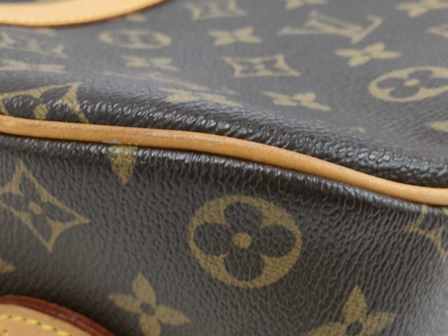 LOUIS VUITTON BA1026 Monogram M51221 Blois Shoulder Bag
