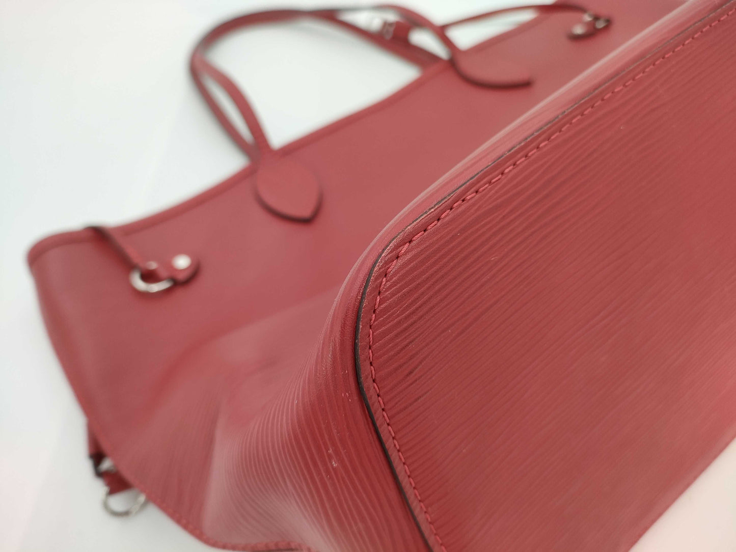 LOUIS VUITTON Epi Neverfull MM Tote Bag