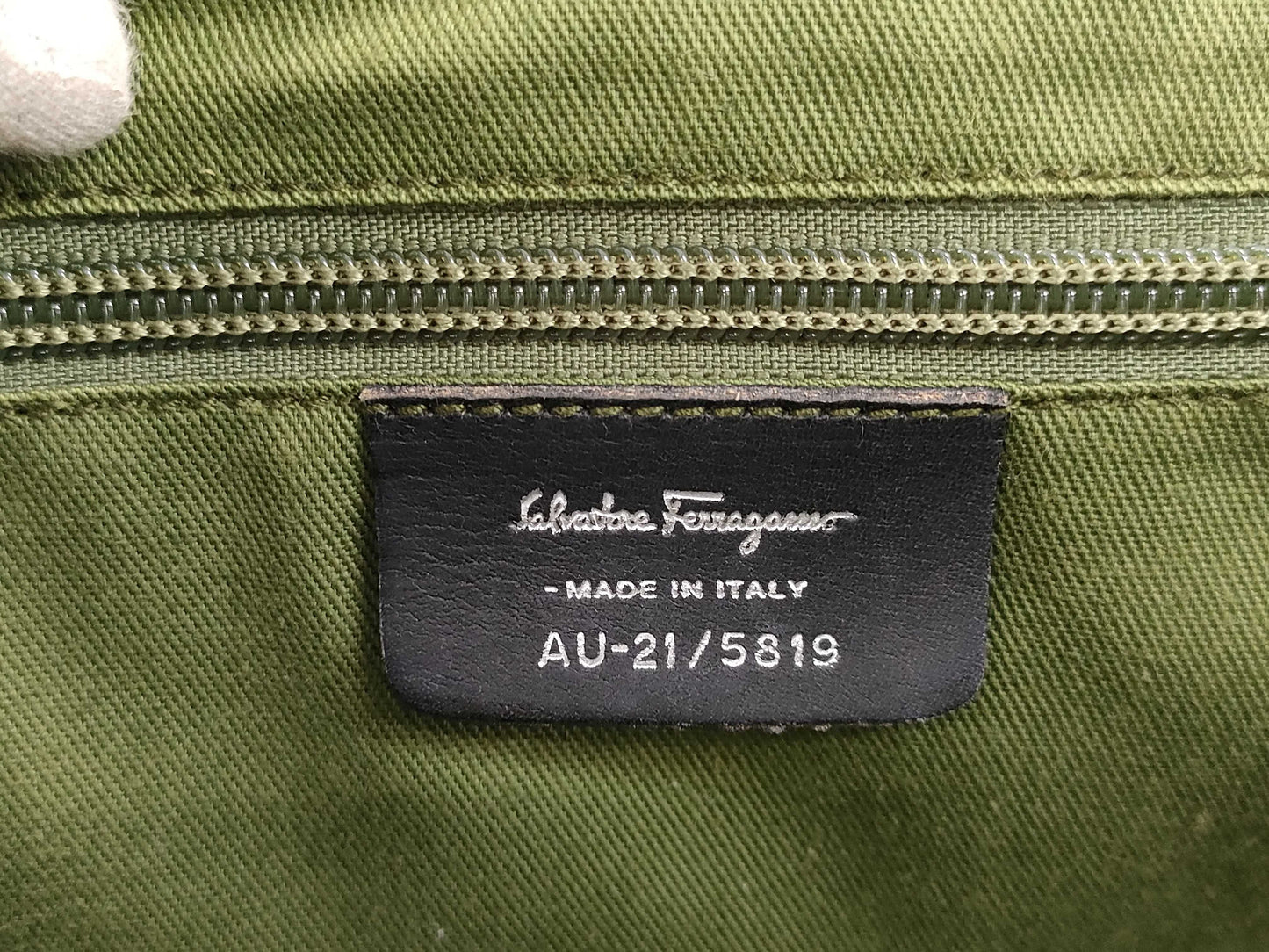 Salvatore Ferragamo Gancini AU-21 5819 Leather Tote Bag